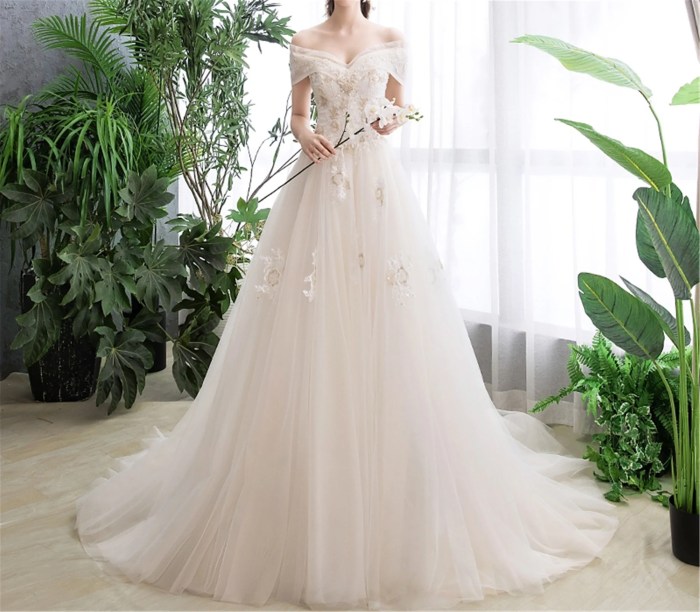 Tulle boho wedding dress